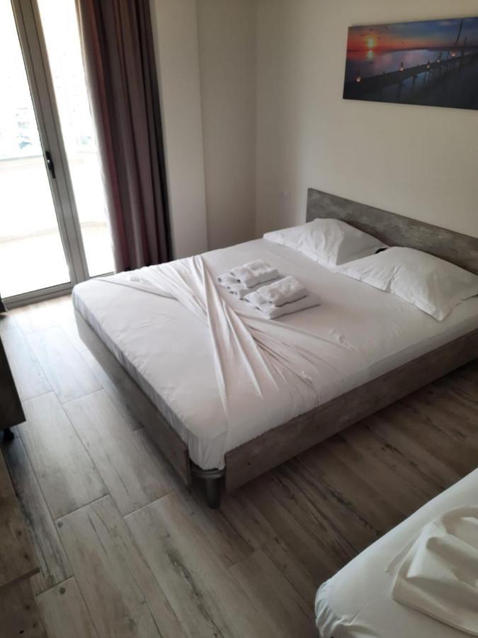Mani Apartaments Vlore Bagian luar foto