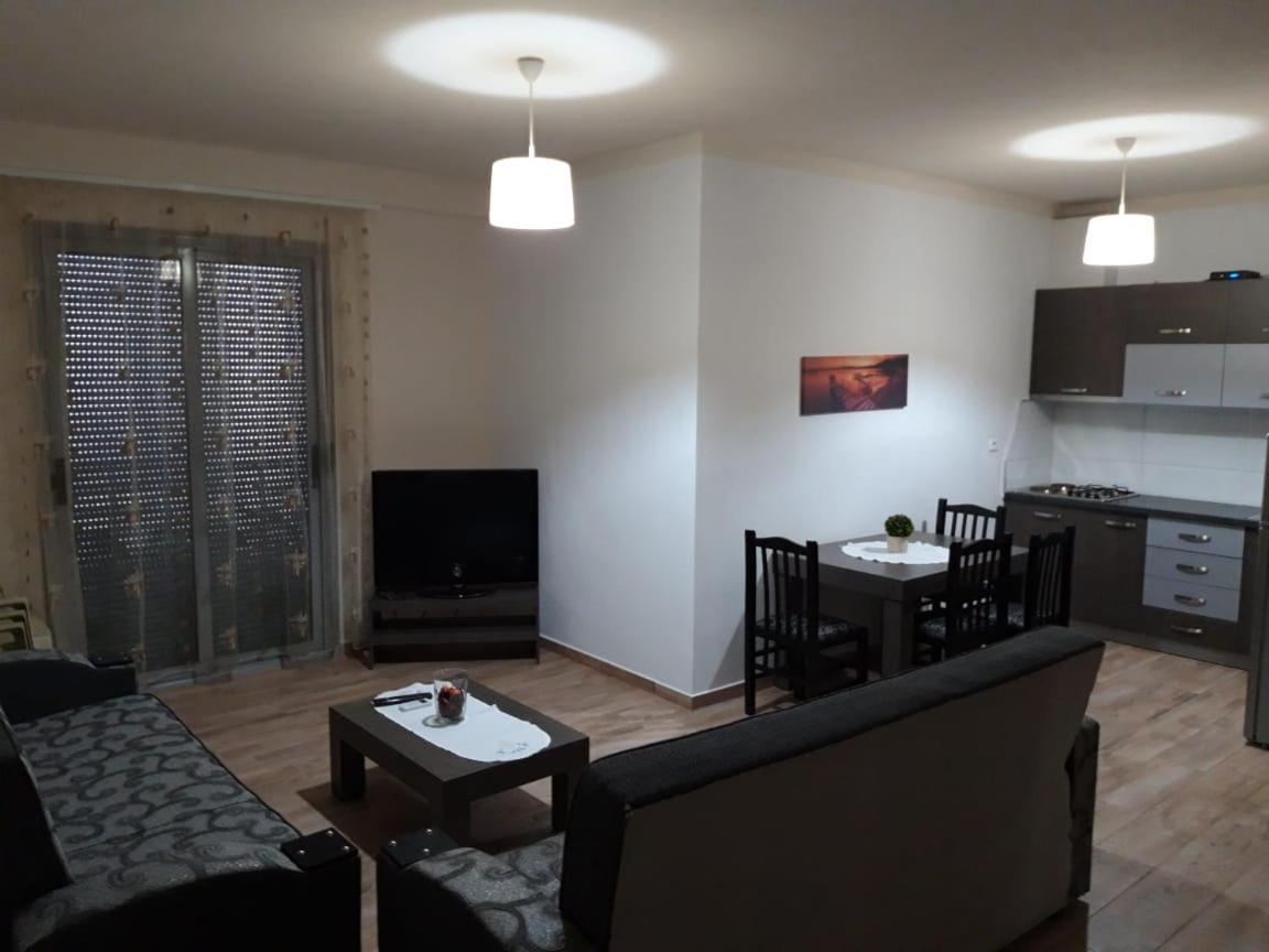 Mani Apartaments Vlore Ruang foto